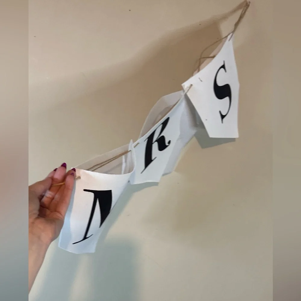 White 'Mr & Mrs' Banner